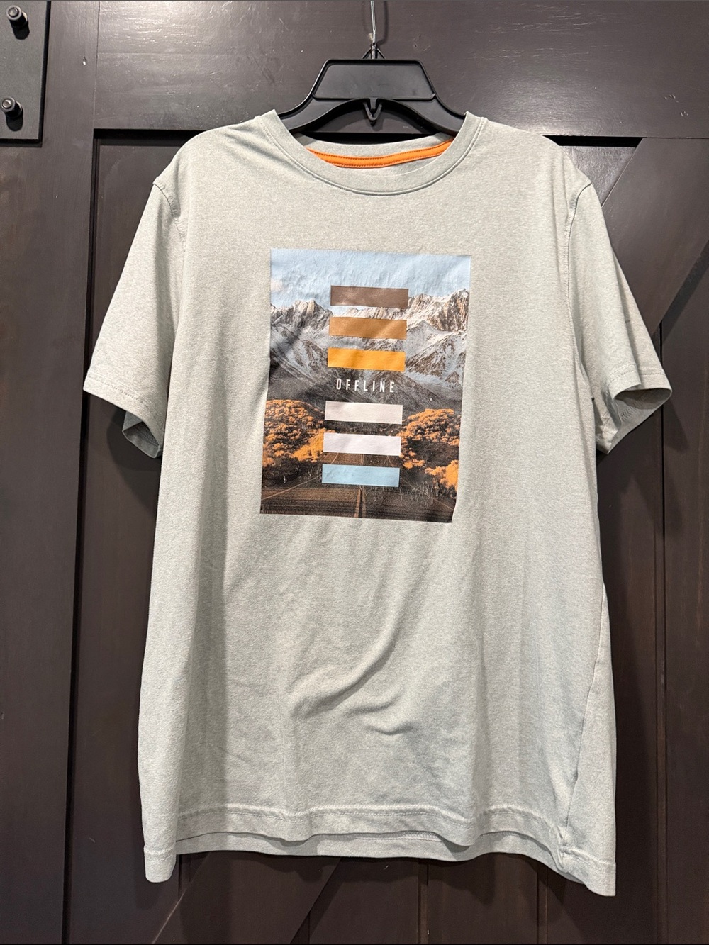 Old Navy Light Sage Graphic Short-Sleeve Tee with Mountain Print